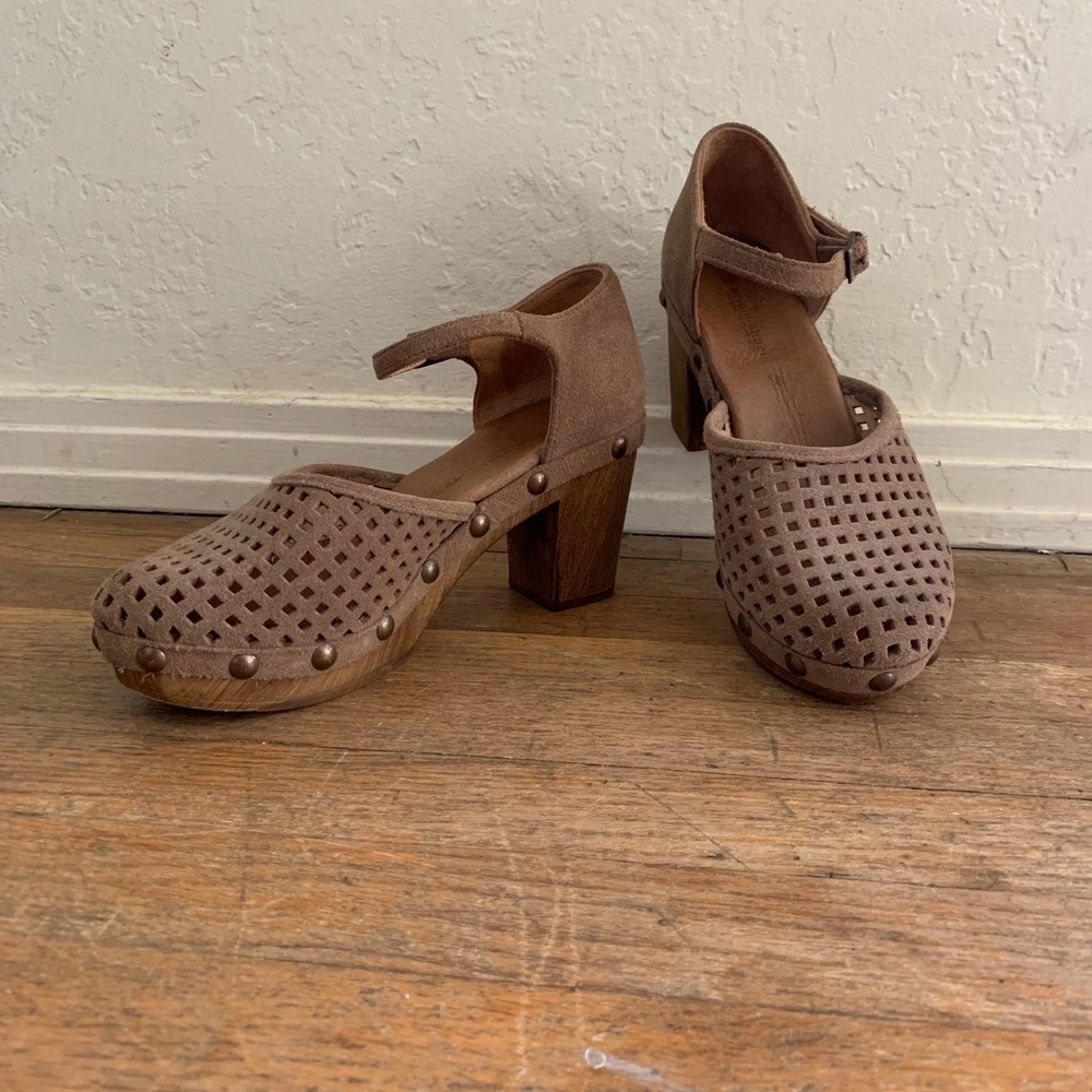 Suede clogs - Picture 6 of 8